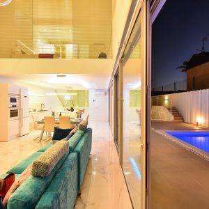 f15544cb-7a99-4960-97e5-413b269683a7